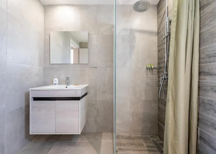 Olive Tree Garden بيت للعطل