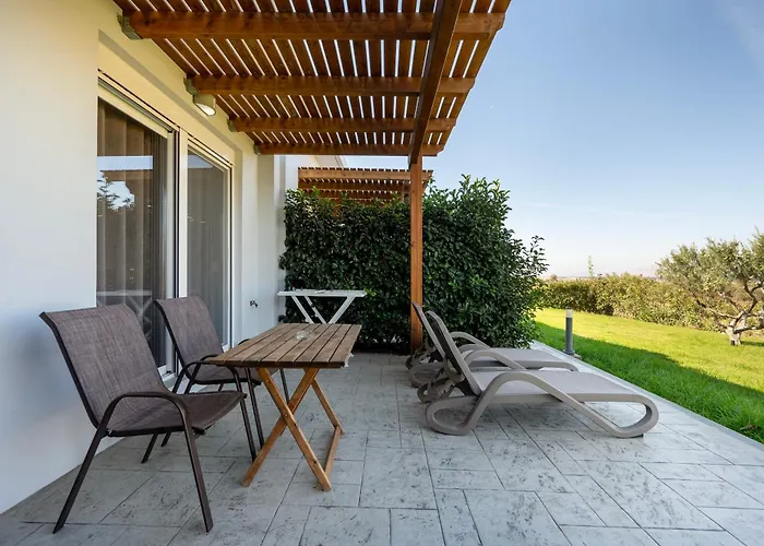 Dom wakacyjny Olive Tree Garden Linopotis